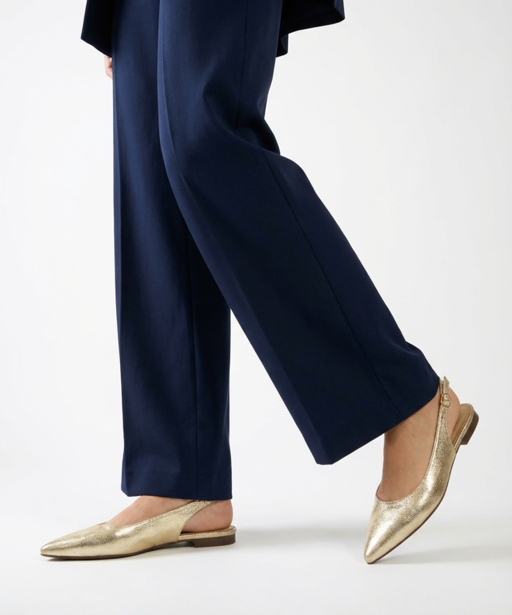 Sapato aberto atr&aacute;s 